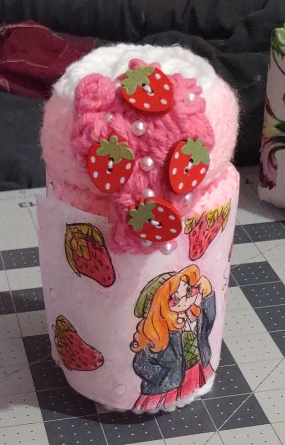 Strawberry soda box (closed)